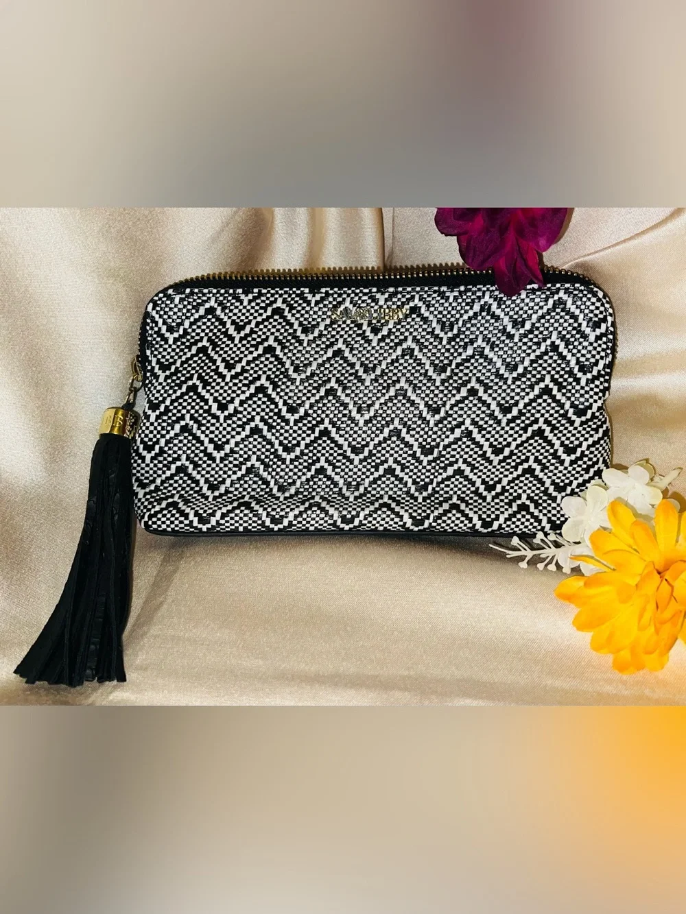 Black & White Patterned Women's Zip Clutch Sam& Libby